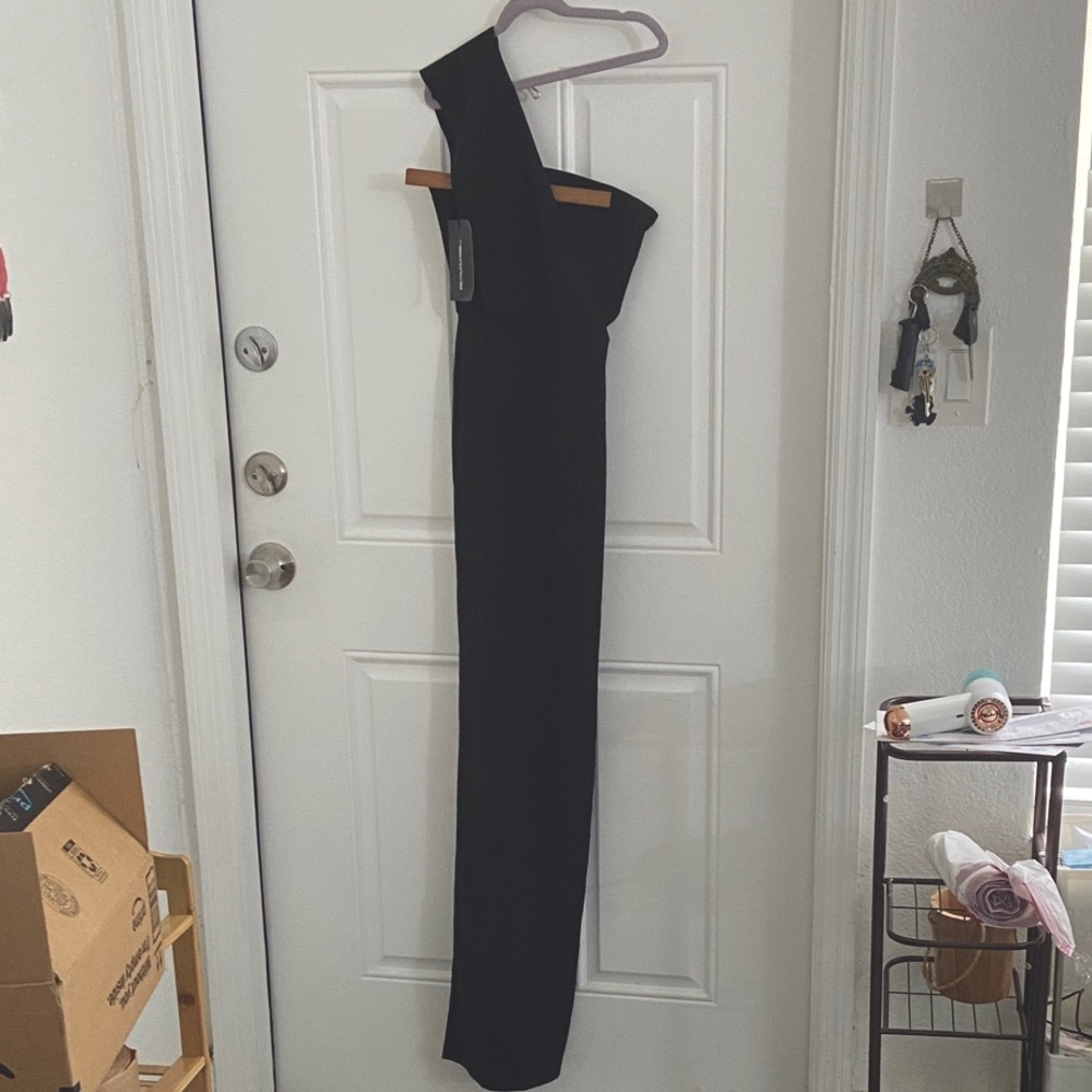 PrettyLittleThing Black One-Shoulder Dress